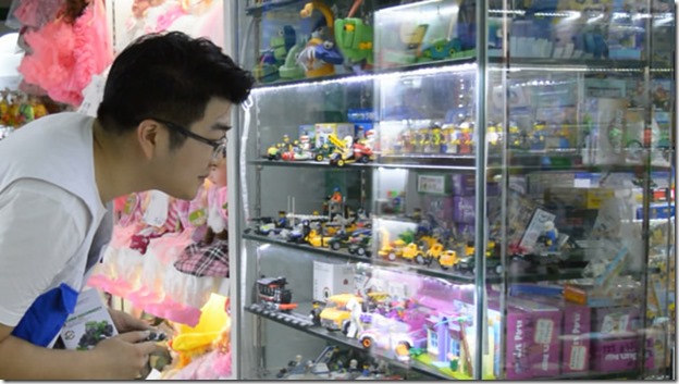 tony sourcing toys in market