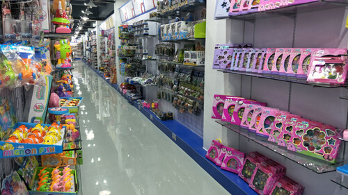 On top toys showroom-4