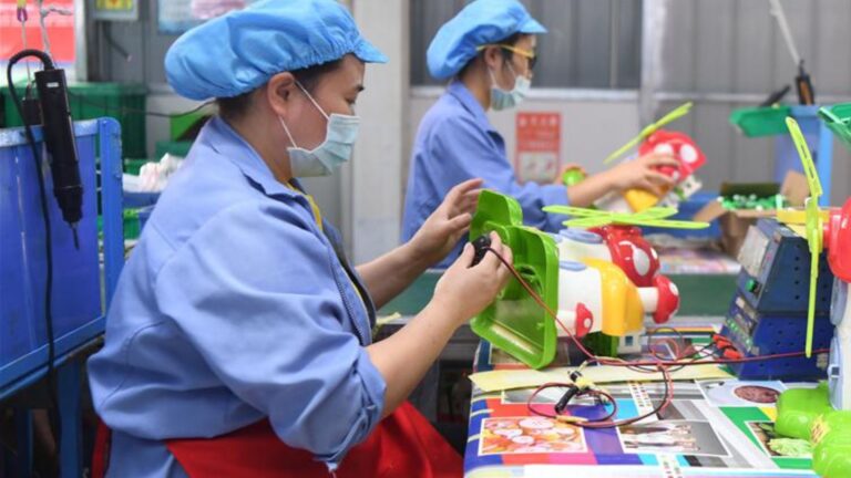 toy manufacturering companies