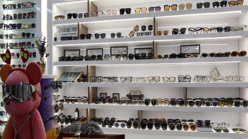 Yiwu glasses market