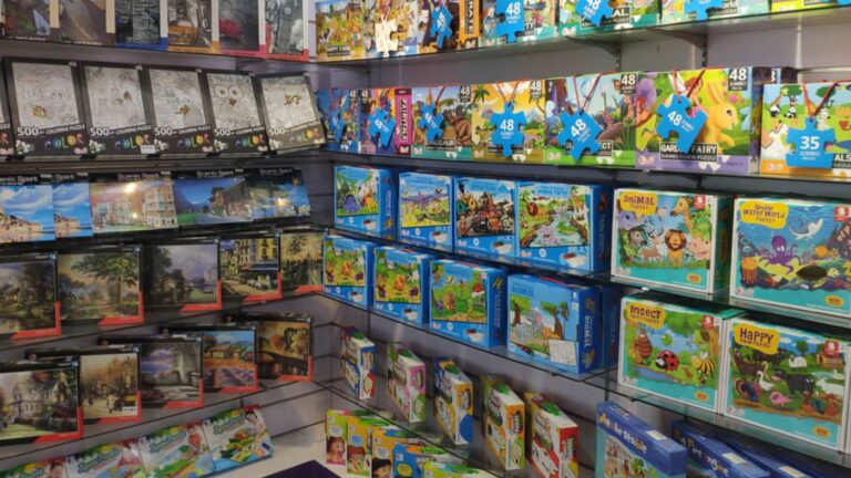 Jigsaw Puzzles 101: Everything You Need to Know - TonySourcing