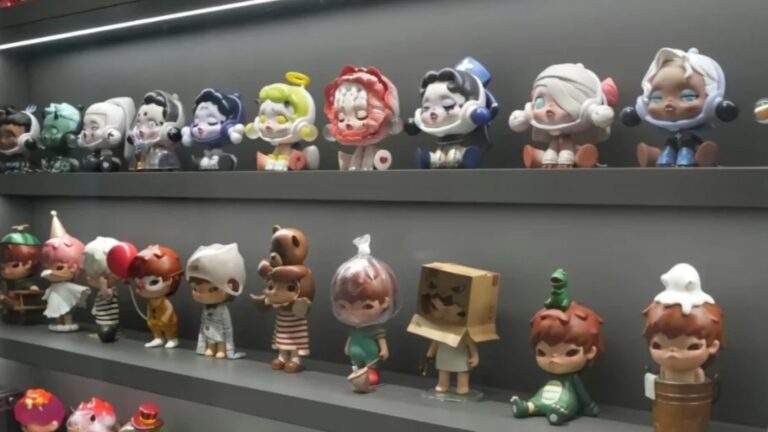 art toys manufacturer banner